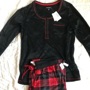 NWT Ellen Tracy Hensley Pajamas- 2 piece set